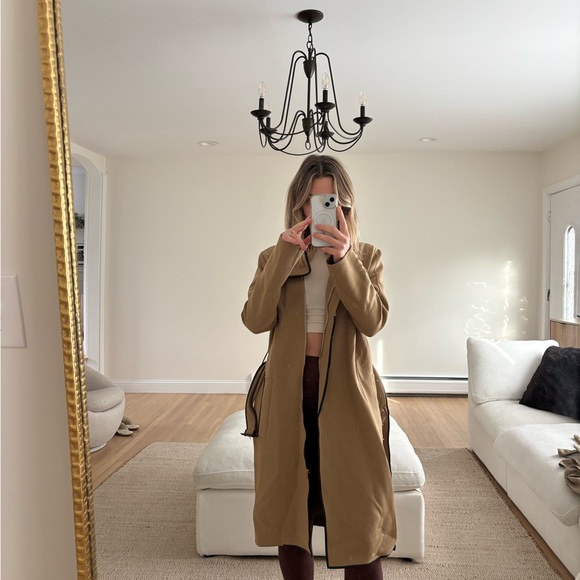 Burberry Classic Coat - Picture 5 of 9